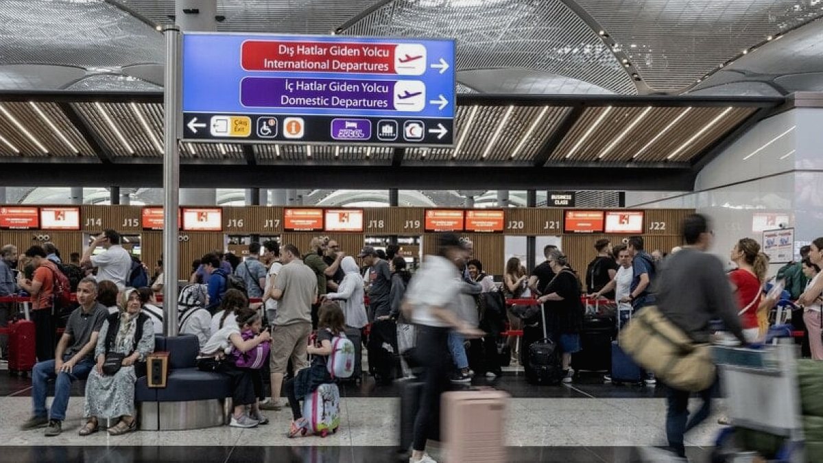 Bölgesel Gerilim ve Ekonomik Zorluklar Türkiye Turizmini Vurdu