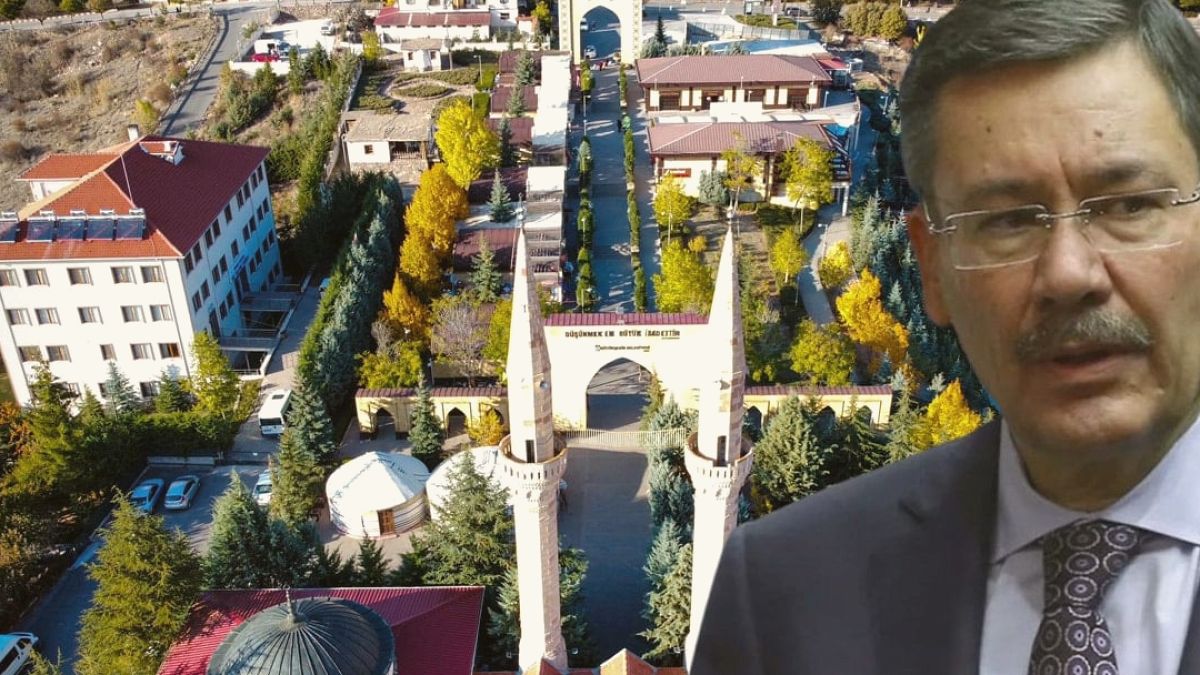 Melih Gökçek'in Vasiyeti: Şeyh Ali Semerkandi Türbesi'ne Defnedilme İsteği