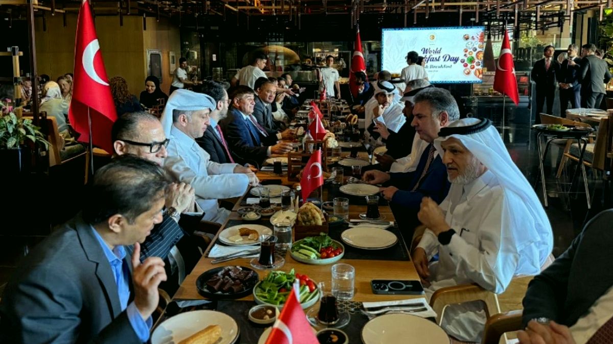 Emekli Maaşlarına Zam Beklenirken Lüks Kahvaltı Şöleni Tepki Çekti